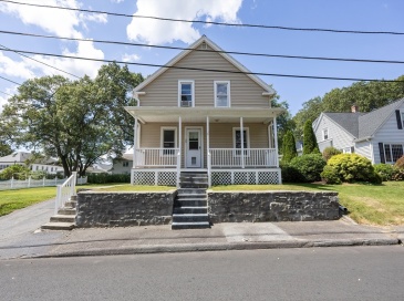 35 Everett Ave., Webster, Massachusetts, 4 Bedrooms Bedrooms, 8 Rooms Rooms,2 BathroomsBathrooms,Residential Income,For Sale,Everett Ave.,73425275
