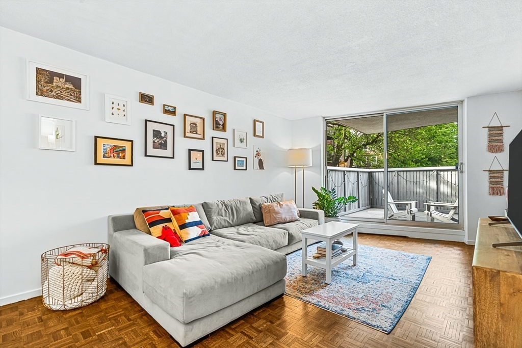 19 Winchester Street, Brookline, Massachusetts, 1 Bedroom Bedrooms, 4 Rooms Rooms,1 BathroomBathrooms,Residential,For Sale,Winchester Street,73382021