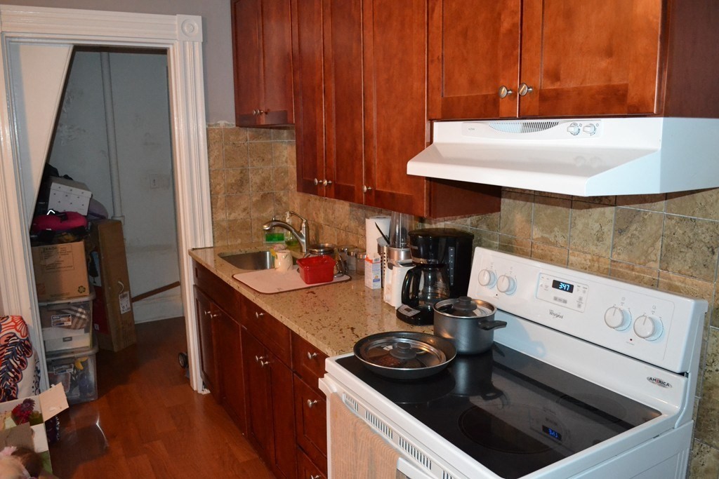 34 Chestnut Street, Wakefield, Massachusetts, 2 Rooms Rooms,1 BathroomBathrooms,Residential Lease,For Rent,Chestnut Street,73435214