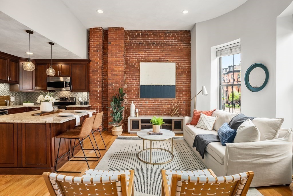 529 Columbus Avenue, Boston, Massachusetts, 2 Bedrooms Bedrooms, 5 Rooms Rooms,1 BathroomBathrooms,Residential Lease,For Rent,Columbus Avenue,73435177