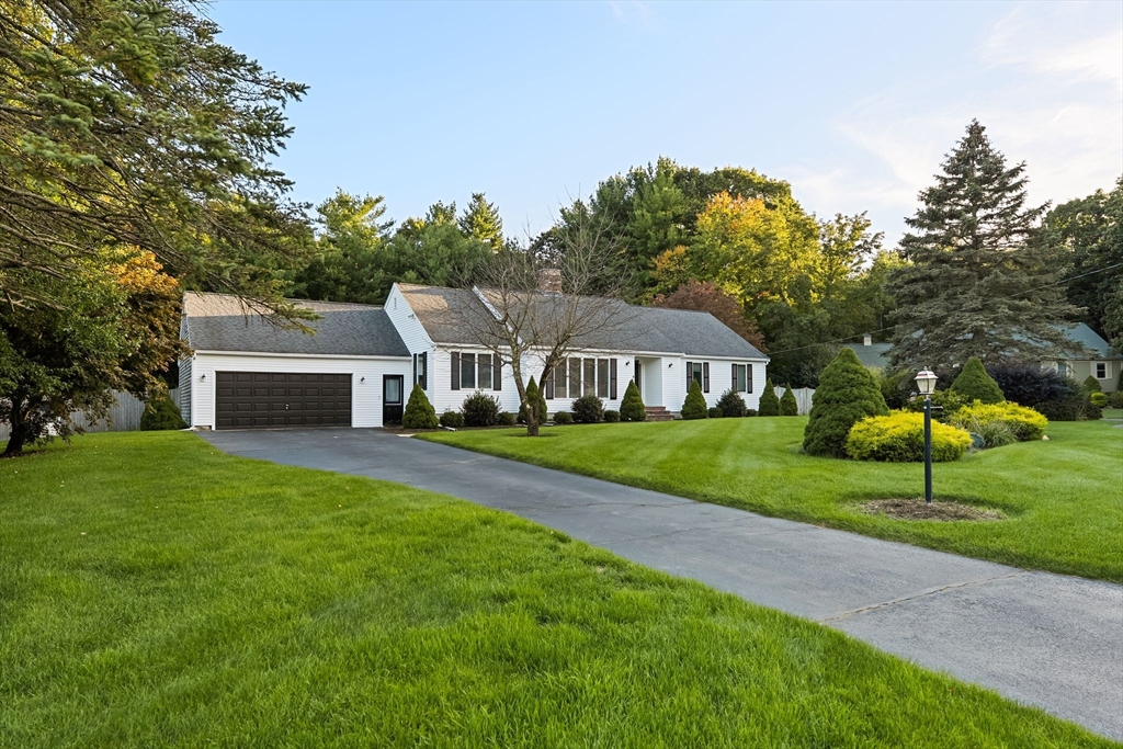 80 Maura Dr, Bridgewater, Massachusetts, 3 Bedrooms Bedrooms, 6 Rooms Rooms,2 BathroomsBathrooms,Residential Lease,For Rent,Maura Dr,73435310