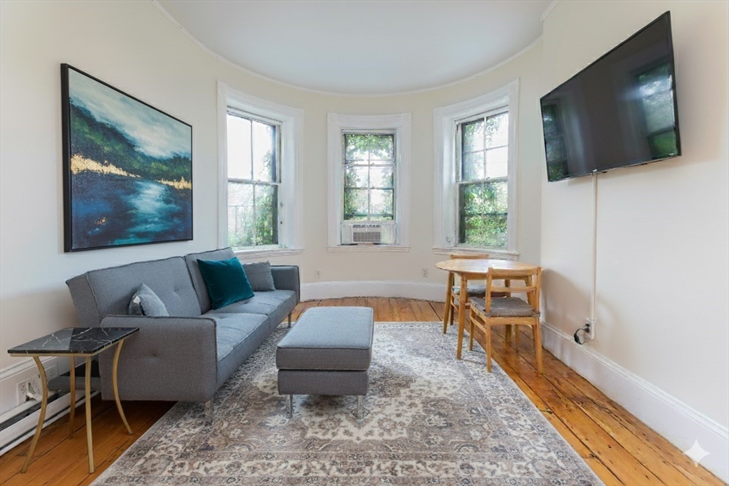 16 Cumberland St, Boston, Massachusetts, 1 Bedroom Bedrooms, 2 Rooms Rooms,1 BathroomBathrooms,Residential Lease,For Rent,Cumberland St,73435647
