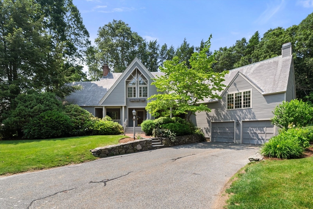 18 Phillips Pond Rd, Natick, Massachusetts, 4 Bedrooms Bedrooms, 7 Rooms Rooms,3.5 BathroomsBathrooms,Residential,For Sale,Phillips Pond Rd,73435755