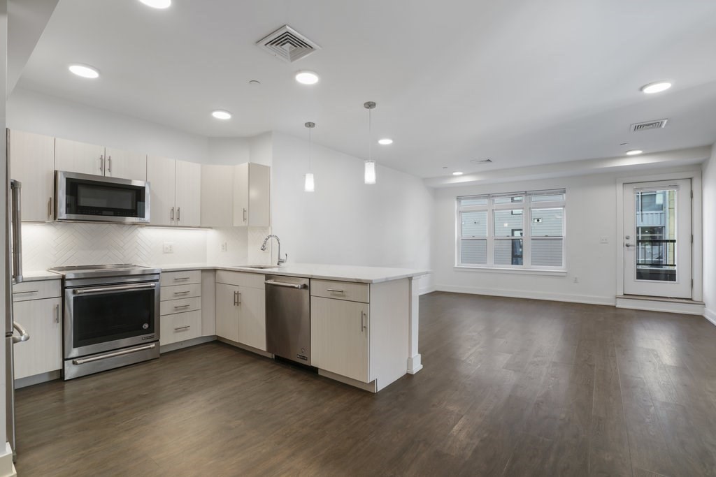 20 Penniman Rd, Boston, Massachusetts, 2 Bedrooms Bedrooms, 3 Rooms Rooms,2 BathroomsBathrooms,Residential Lease,For Rent,Penniman Rd,73400288