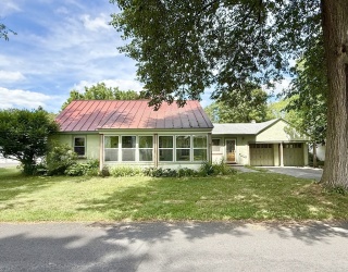 9 Eastern Ave, Deerfield, Massachusetts, 3 Bedrooms Bedrooms, 7 Rooms Rooms,2 BathroomsBathrooms,Residential,For Sale,Eastern Ave,73408610