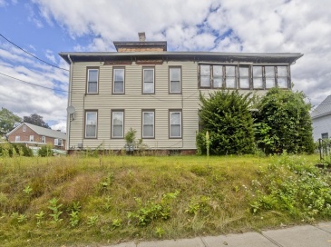 105 Syrek St, Chicopee, Massachusetts, 4 Bedrooms Bedrooms, 8 Rooms Rooms,2 BathroomsBathrooms,Residential Income,For Sale,Syrek St,73423013