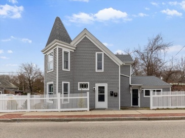 769 Country Way, Scituate, Massachusetts, 3 Bedrooms Bedrooms, 10 Rooms Rooms,2.5 BathroomsBathrooms,Residential Income,For Sale,Country Way,73349714