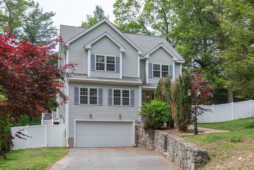 17 Keneson St, Billerica, Massachusetts, 4 Bedrooms Bedrooms, 10 Rooms Rooms,3 BathroomsBathrooms,Residential,For Sale,Keneson St,73377930