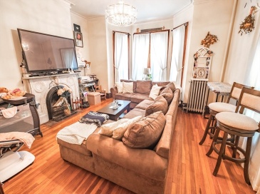 4 Hovey St, Newton, Massachusetts, 1 Bedroom Bedrooms, 3 Rooms Rooms,1 BathroomBathrooms,Residential Lease,For Rent,Hovey St,73429619