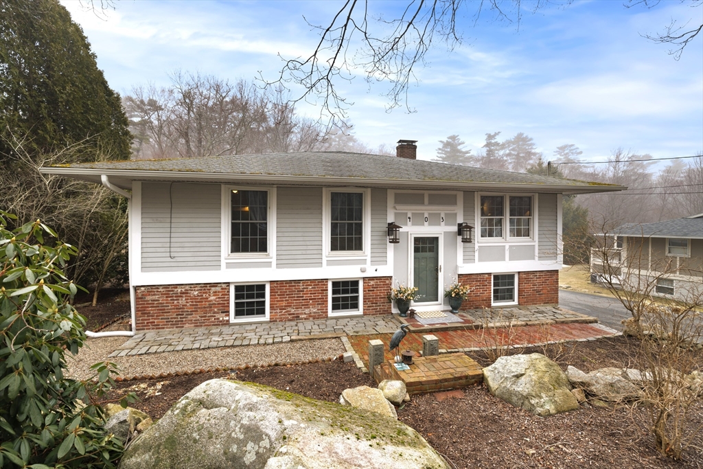 403 Western Ave, Gloucester, Massachusetts, 4 Bedrooms Bedrooms, 10 Rooms Rooms,2.5 BathroomsBathrooms,Residential,For Sale,Western Ave,73363713