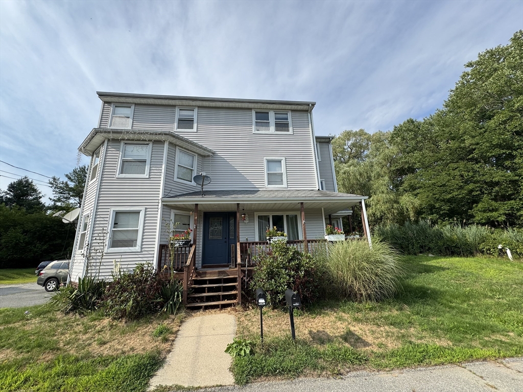 11 Linwood Ave, Bellingham, Massachusetts, 2 Bedrooms Bedrooms, 4 Rooms Rooms,1 BathroomBathrooms,Residential Lease,For Rent,Linwood Ave,73412619
