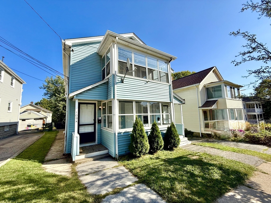 109 Lexington St, Watertown, Massachusetts, 2 Bedrooms Bedrooms, 8 Rooms Rooms,1 BathroomBathrooms,Residential Lease,For Rent,Lexington St,73429849