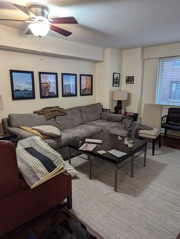 130 Bowdoin, Boston, Massachusetts, 1 Bedroom Bedrooms, 3 Rooms Rooms,1 BathroomBathrooms,Residential Lease,For Rent,Bowdoin,73430577