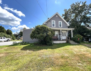 21 Charlton Street, Oxford, Massachusetts, 2 Bedrooms Bedrooms, 4 Rooms Rooms,1 BathroomBathrooms,Residential Lease,For Rent,Charlton Street,73429023