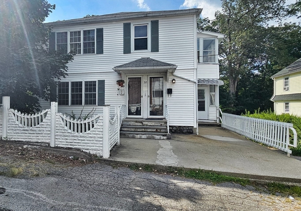 32 Roger Street, Southbridge, Massachusetts, 6 Bedrooms Bedrooms, 10 Rooms Rooms,2 BathroomsBathrooms,Residential Income,For Sale,Roger Street,73418849