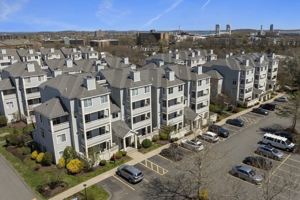 200 Falls Blvd, Quincy, Massachusetts, 2 Bedrooms Bedrooms, 5 Rooms Rooms,2 BathroomsBathrooms,Residential Lease,For Rent,Falls Blvd,73436241