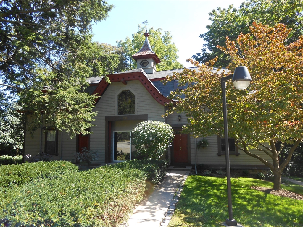 992 Centre Street, Boston, Massachusetts, 2 Bedrooms Bedrooms, 5 Rooms Rooms,2 BathroomsBathrooms,Residential Lease,For Rent,Centre Street,73423176