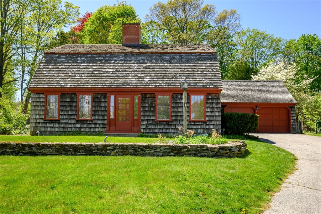 577 Main Street, Hingham, Massachusetts, 3 Bedrooms Bedrooms, 8 Rooms Rooms,2 BathroomsBathrooms,Residential,For Sale,Main Street,73370557