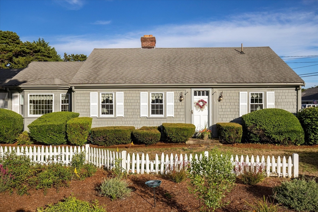 146 Uncle Barneys Rd, Dennis, Massachusetts, 3 Bedrooms Bedrooms, 6 Rooms Rooms,2 BathroomsBathrooms,Residential,For Sale,Uncle Barneys Rd,73418757