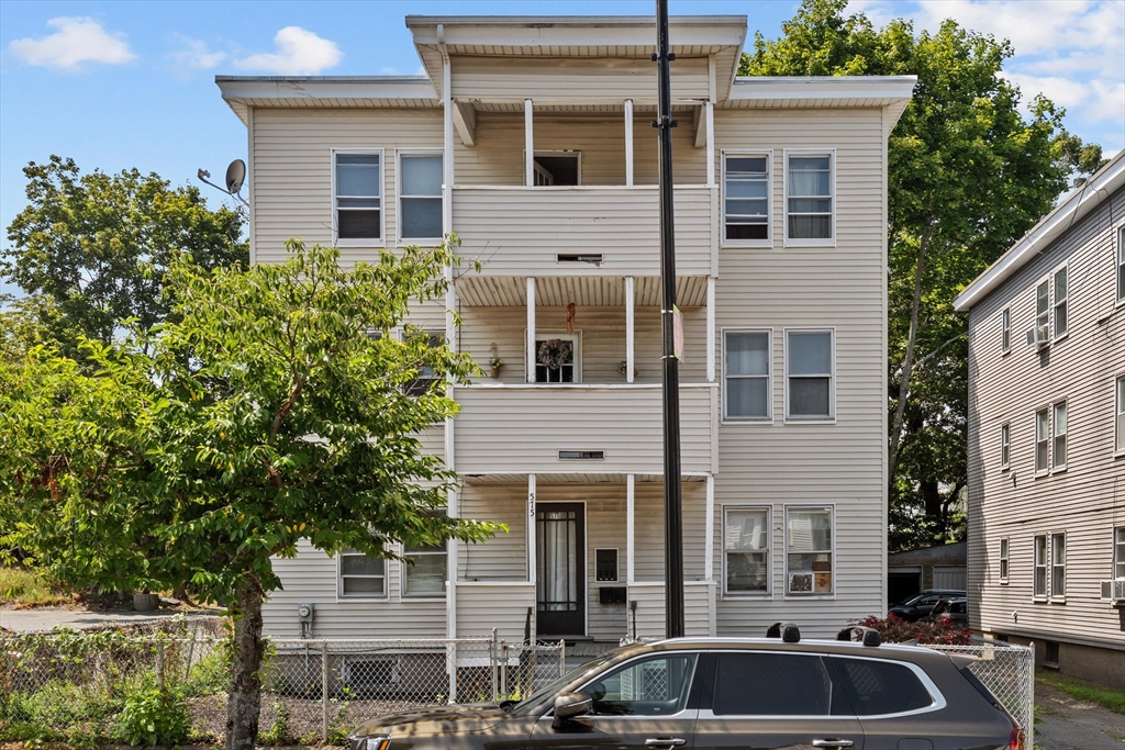 575 Hyde Park Ave, Boston, Massachusetts, 9 Bedrooms Bedrooms, 15 Rooms Rooms,3 BathroomsBathrooms,Residential Income,For Sale,Hyde Park Ave,73417504