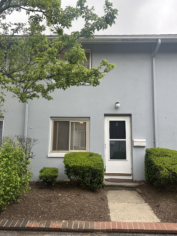 994 Washington St, Weymouth, Massachusetts, 2 Bedrooms Bedrooms, 4 Rooms Rooms,1 BathroomBathrooms,Residential,For Sale,Washington St,73378657