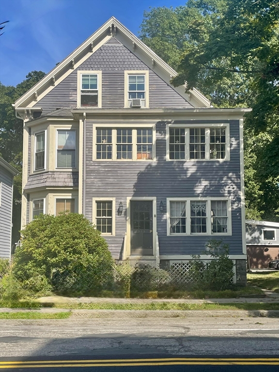 319 Lafayette Street, Salem, Massachusetts, 2 Bedrooms Bedrooms, 6 Rooms Rooms,1 BathroomBathrooms,Residential Lease,For Rent,Lafayette Street,73426623