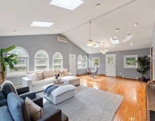 133 Rocky Meadow Street, Middleboro, Massachusetts, 3 Bedrooms Bedrooms, 9 Rooms Rooms,2 BathroomsBathrooms,Residential,For Sale,Rocky Meadow Street,73425382