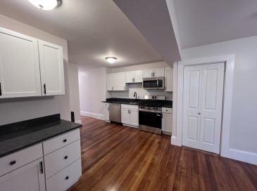 69 Jaques, Somerville, Massachusetts, 2 Bedrooms Bedrooms, 8 Rooms Rooms,1 BathroomBathrooms,Residential Lease,For Rent,Jaques,73436377