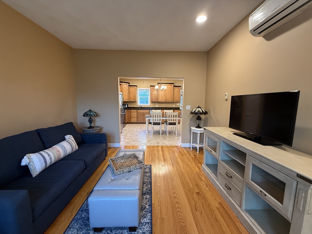 72 Tapley Ave, Revere, Massachusetts, 1 Bedroom Bedrooms, 3 Rooms Rooms,1 BathroomBathrooms,Residential Lease,For Rent,Tapley Ave,73425925