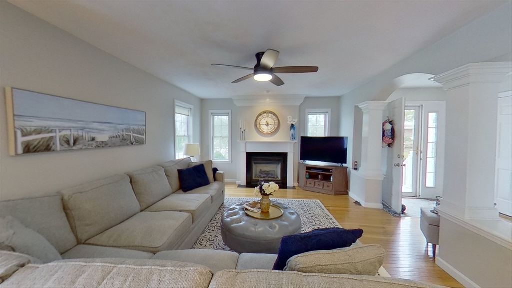 206 Tamarack Ln., Abington, Massachusetts, 2 Bedrooms Bedrooms, 7 Rooms Rooms,2 BathroomsBathrooms,Residential Lease,For Rent,Tamarack Ln.,73436482