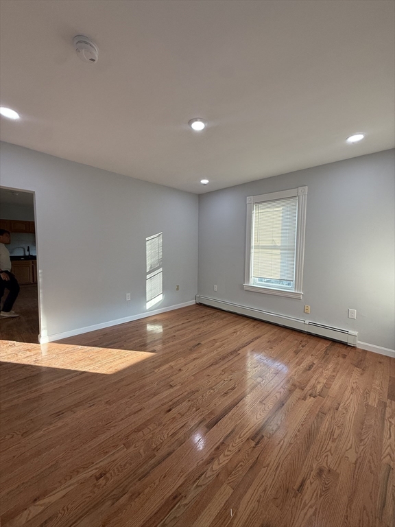 78 Hollis St, Worcester, Massachusetts, 3 Bedrooms Bedrooms, 6 Rooms Rooms,1 BathroomBathrooms,Residential Lease,For Rent,Hollis St,73436579