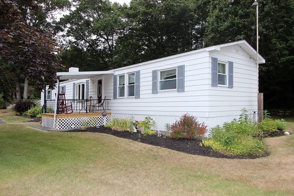 6 Haskell Circle, Lakeville, Massachusetts, 2 Bedrooms Bedrooms, 7 Rooms Rooms,1.5 BathroomsBathrooms,Residential,For Sale,Haskell Circle,73421640