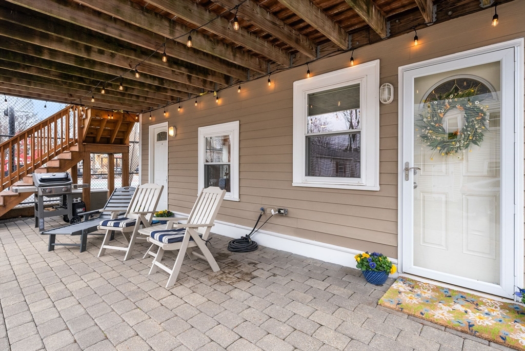 210 Summer Street, Somerville, Massachusetts, 2 Bedrooms Bedrooms, 4 Rooms Rooms,2 BathroomsBathrooms,Residential,For Sale,Summer Street,73353245