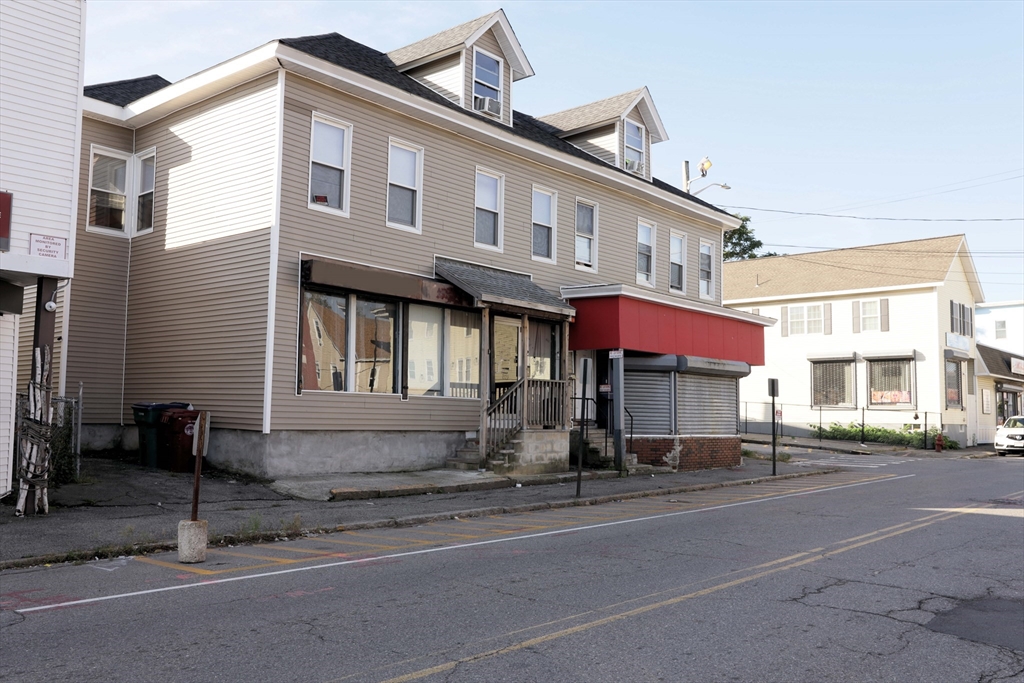 42 Branch St, Lowell, Massachusetts, 9 Bedrooms Bedrooms, 23 Rooms Rooms,5 BathroomsBathrooms,Residential Income,For Sale,Branch St,73436757