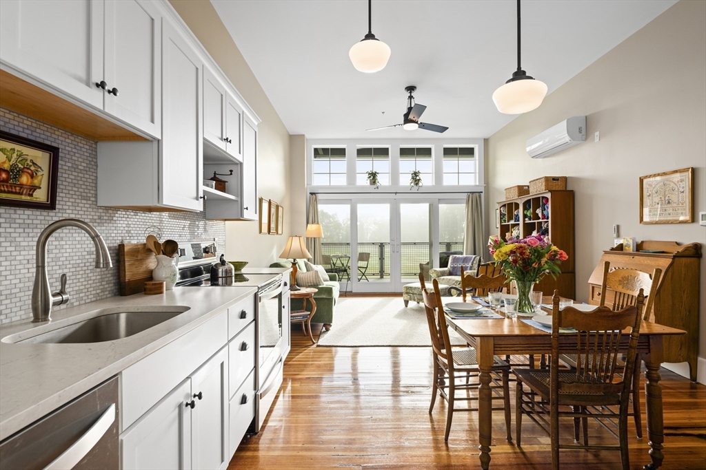 58 Main St, Hatfield, Massachusetts, 2 Bedrooms Bedrooms, 4 Rooms Rooms,1 BathroomBathrooms,Residential,For Sale,Main St,73434672