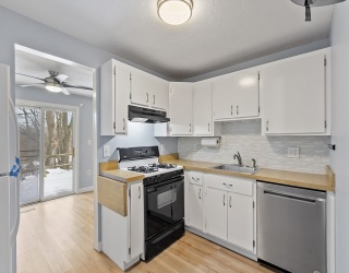 73 Kennedy Drive, Chelmsford, Massachusetts, 2 Bedrooms Bedrooms, 5 Rooms Rooms,1.5 BathroomsBathrooms,Residential Lease,For Rent,Kennedy Drive,73436788