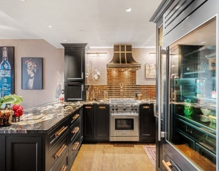 220 Commercial St, Boston, Massachusetts, 2 Bedrooms Bedrooms, 6 Rooms Rooms,2 BathroomsBathrooms,Residential,For Sale,Commercial St,73436792