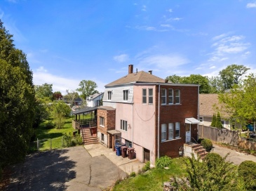 231 Walnut Ave, Revere, Massachusetts, 5 Bedrooms Bedrooms, 11 Rooms Rooms,2.5 BathroomsBathrooms,Residential Income,For Sale,Walnut Ave,73374447