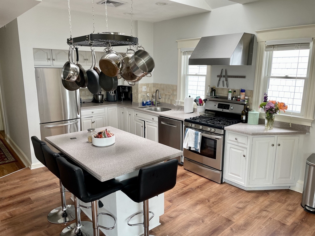 84 G Street, Boston, Massachusetts, 4 Bedrooms Bedrooms, 7 Rooms Rooms,2 BathroomsBathrooms,Residential Lease,For Rent,G Street,73419958