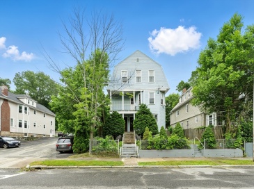 10 Holland Rd, Worcester, Massachusetts, 9 Bedrooms Bedrooms, 18 Rooms Rooms,3 BathroomsBathrooms,Residential Income,For Sale,Holland Rd,73404446