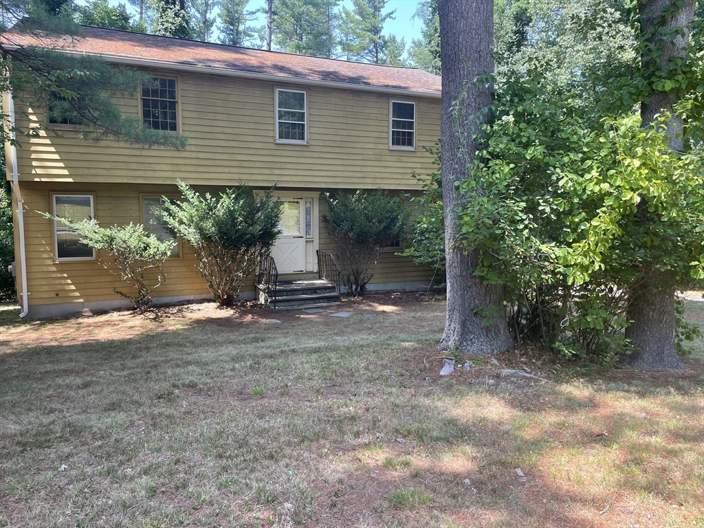 14 Snyder Road, Medfield, Massachusetts, 4 Bedrooms Bedrooms, 8 Rooms Rooms,2.5 BathroomsBathrooms,Residential,For Sale,Snyder Road,73422321