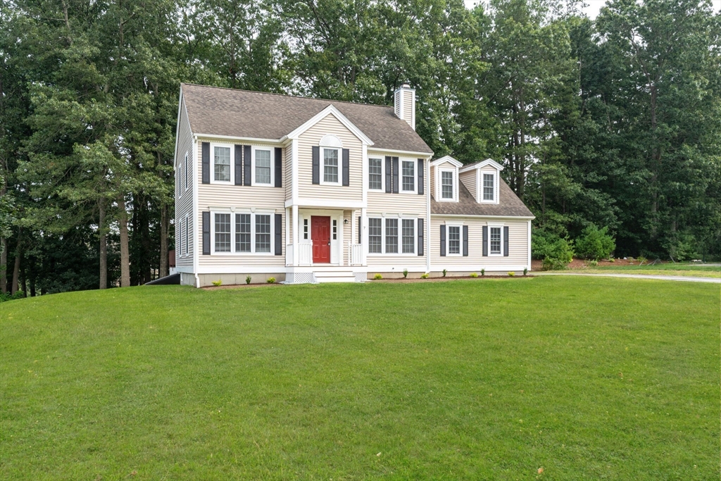 7 Manor Ln, Oxford, Massachusetts, 4 Bedrooms Bedrooms, 8 Rooms Rooms,2.5 BathroomsBathrooms,Residential,For Sale,Manor Ln,73414597