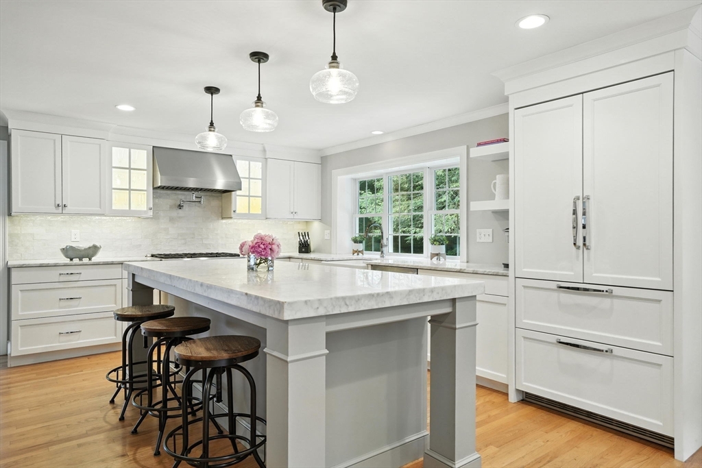 204 Riverside Dr, Norwell, Massachusetts, 4 Bedrooms Bedrooms, 8 Rooms Rooms,2.5 BathroomsBathrooms,Residential,For Sale,Riverside Dr,73395803