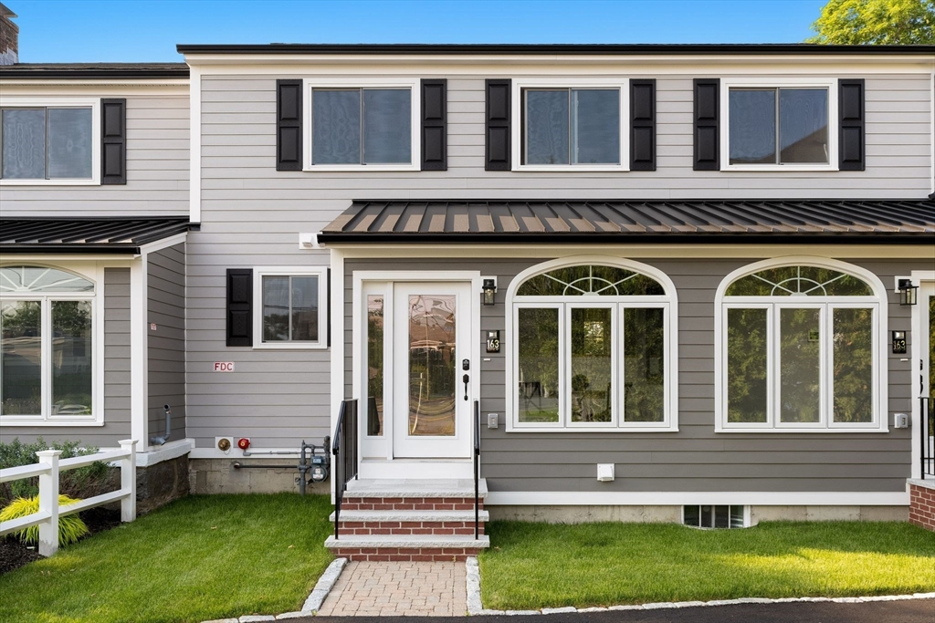 163 Clay Street, Quincy, Massachusetts, 2 Bedrooms Bedrooms, 4 Rooms Rooms,2.5 BathroomsBathrooms,Residential,For Sale,Clay Street,73358396