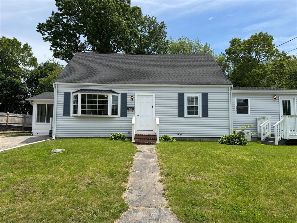 28 Freeman St, Avon, Massachusetts, 3 Bedrooms Bedrooms, 5 Rooms Rooms,1 BathroomBathrooms,Residential,For Sale,Freeman St,73383892