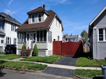 47 Davenport St, Chicopee, Massachusetts, 3 Bedrooms Bedrooms, 6 Rooms Rooms,1.5 BathroomsBathrooms,Residential,For Sale,Davenport St,73237615