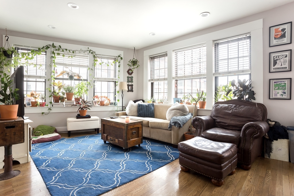 534 Tremont St, Boston, Massachusetts, 1 Bedroom Bedrooms, 2 Rooms Rooms,1 BathroomBathrooms,Residential Lease,For Rent,Tremont St,73400514