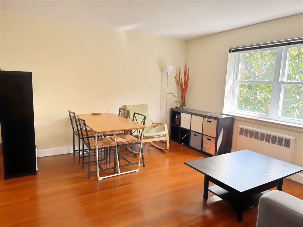19 Alton Court, Brookline, Massachusetts, 1 Bedroom Bedrooms, 3 Rooms Rooms,1 BathroomBathrooms,Residential Lease,For Rent,Alton Court,73423685