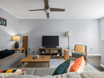 120 Blossom St, Chelsea, Massachusetts, 3 Bedrooms Bedrooms, 6 Rooms Rooms,2.5 BathroomsBathrooms,Residential Lease,For Rent,Blossom St,73407291