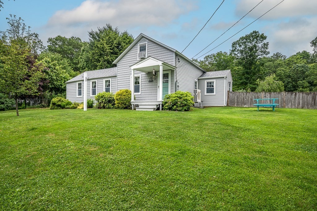 13 George St, Oxford, Massachusetts, 3 Bedrooms Bedrooms, 6 Rooms Rooms,2 BathroomsBathrooms,Residential,For Sale,George St,73389356